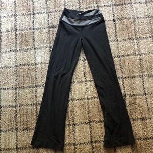 LULULEMON yoga pants